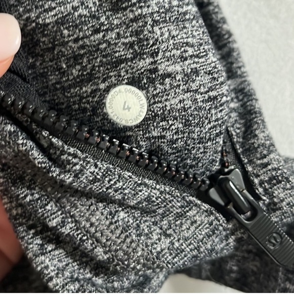 Lululemon define jacket in heather grey - Picture 8 of 8